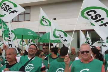 Protesta de los trabajadores del Ayuntamiento de Telde/TA.